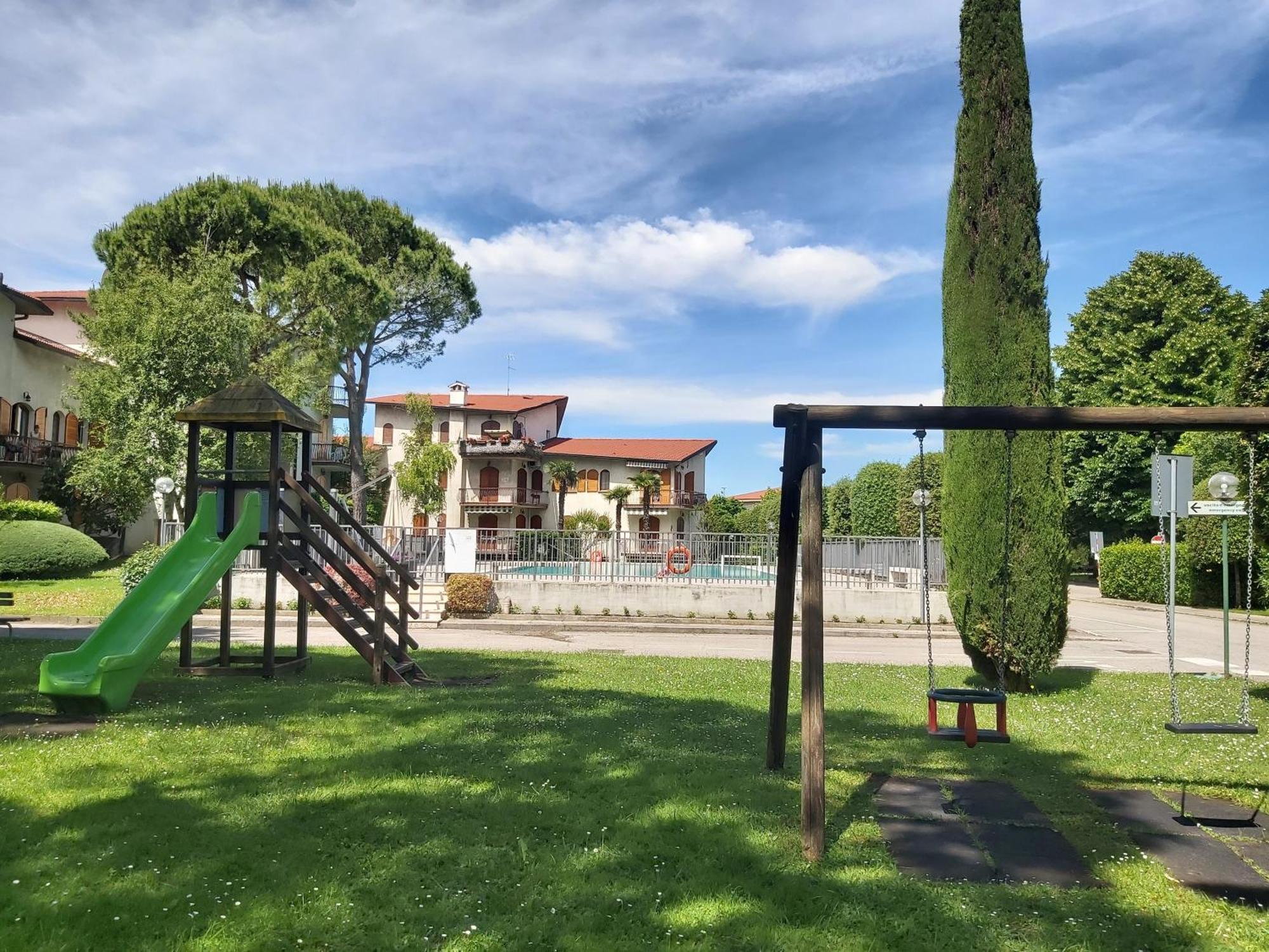 Appartement I Limoni Bilocale In Con Piscina Peschiera del Garda